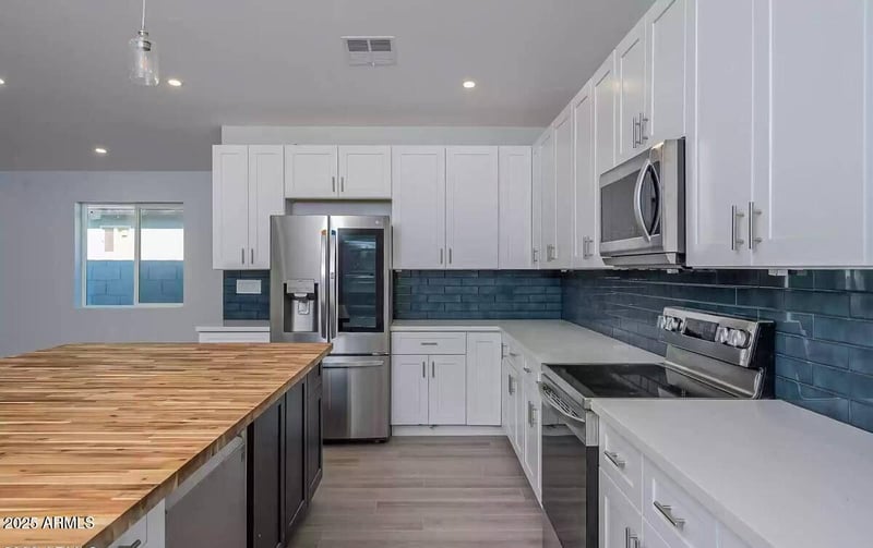 2515 Broadway Rd, Phoenix, AZ 85040