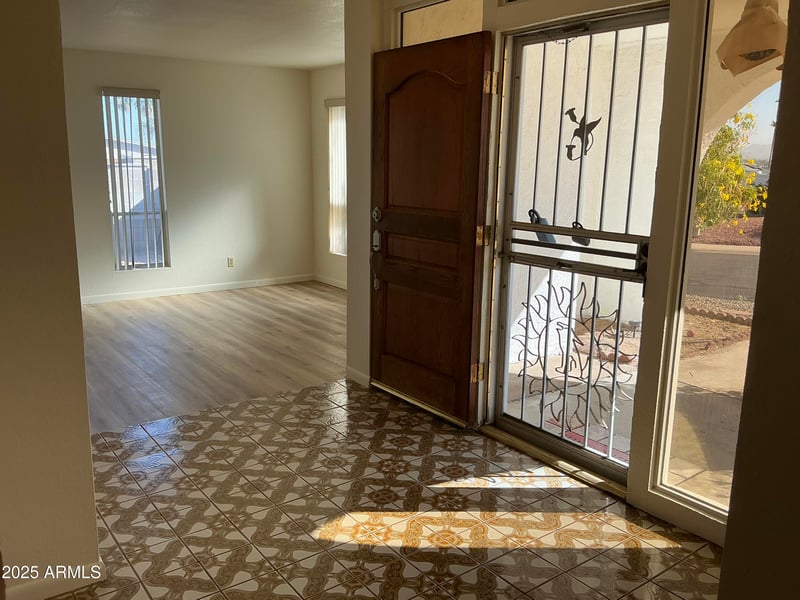 2515 Claire Dr, Phoenix, AZ 85032