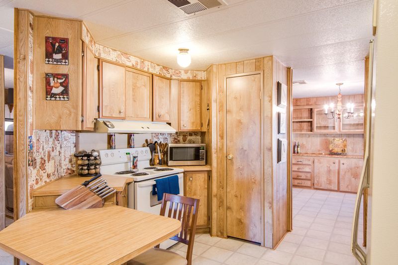 2515 E Oraibi Dr, Phoenix, AZ 85050