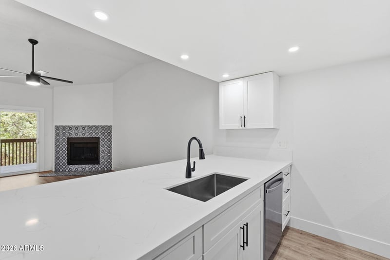 2515 N 52nd St #207, Phoenix, AZ 85008