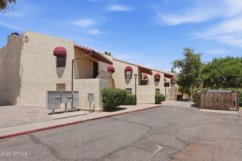 2515 N 52nd St #208, Phoenix, AZ 85008
