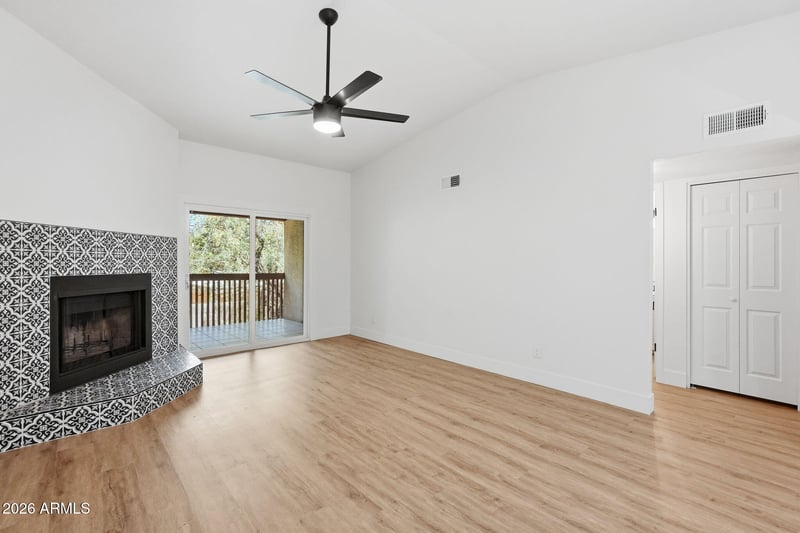 2515 N 52nd St #208, Phoenix, AZ 85008