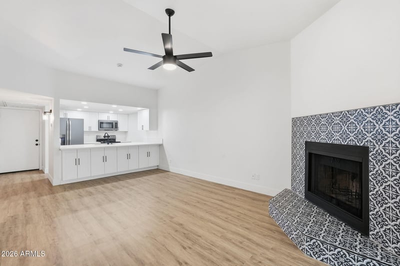 2515 N 52nd St #208, Phoenix, AZ 85008