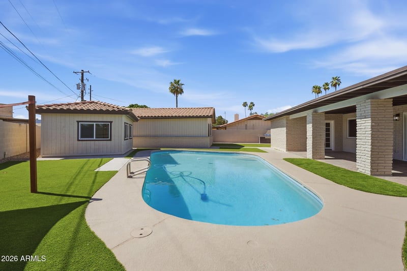 2515 Palm Dr, Tempe, AZ 85282