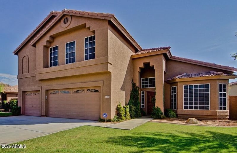 2516 Windsong Dr, Phoenix, AZ 85048