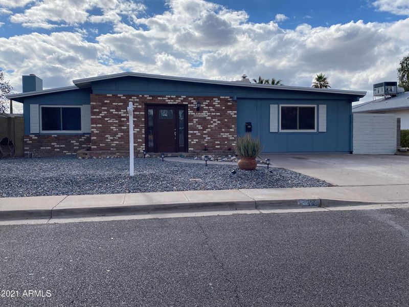 2517 E Larkspur Dr, Phoenix, AZ 85032