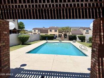 2518 Shaw Butte Dr, Phoenix, AZ 85028