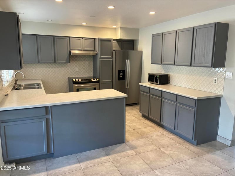 2518 Louise Dr, Phoenix, AZ 85032