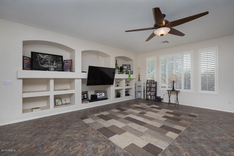 2518 W Apollo Rd, Phoenix, AZ 85041