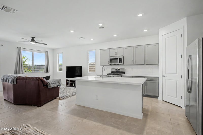 25181 156th Ln, Surprise, AZ 85387