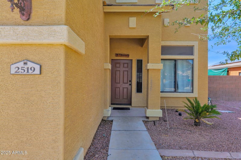 2519 Burgess Ln, Phoenix, AZ 85041