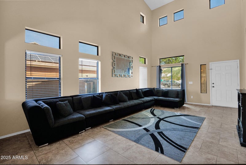 2519 Burgess Ln, Phoenix, AZ 85041