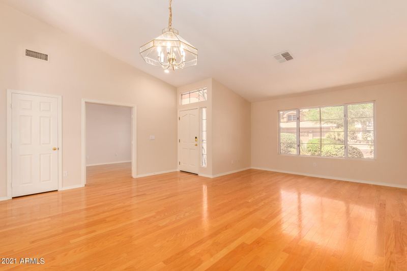2519 E Rockledge Rd, Phoenix, AZ 85048