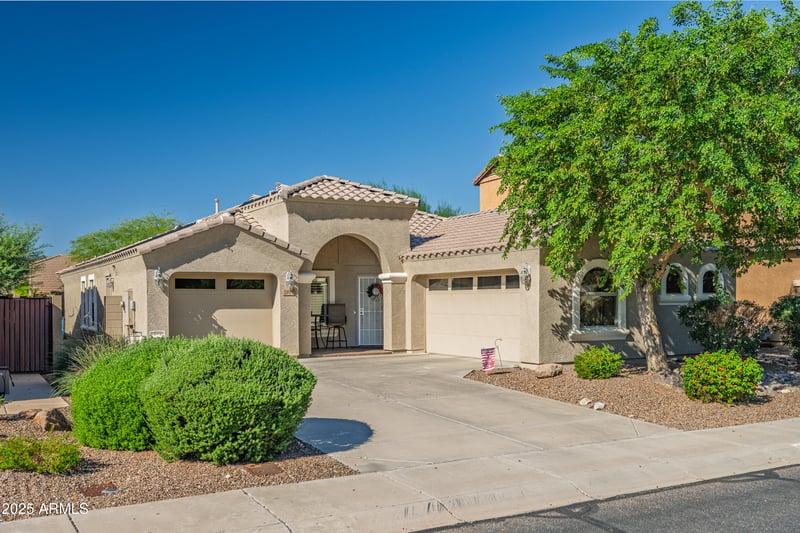 2519 Rustling Oaks Ln, Phoenix, AZ 85024