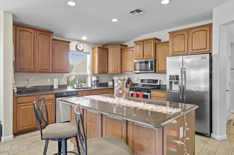 2519 Rustling Oaks Ln, Phoenix, AZ 85024