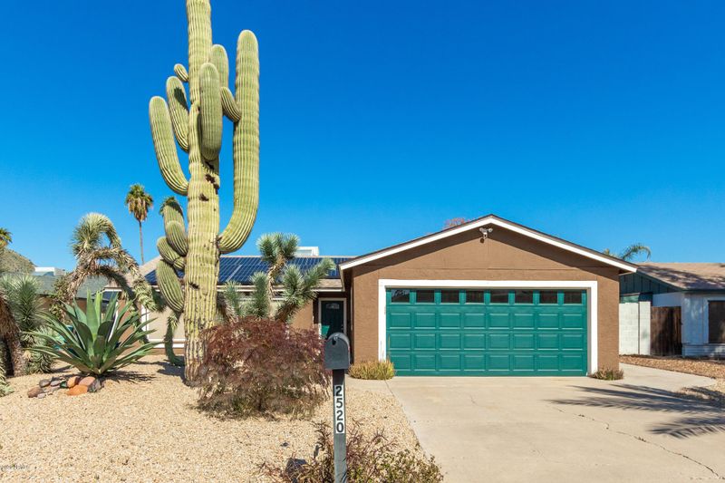2520 E Corrine Dr, Phoenix, AZ 85032