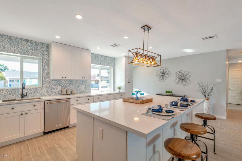 2520 E Elm St, Phoenix, AZ 85016