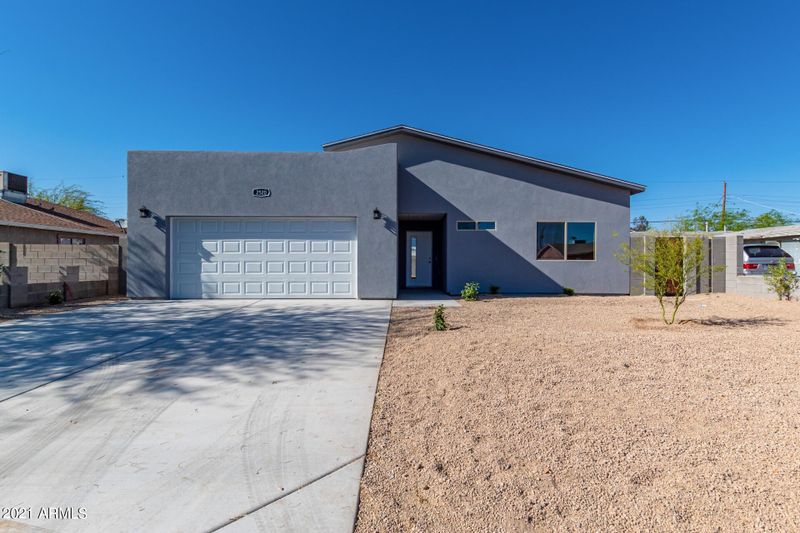 2520 E Jones Ave, Phoenix, AZ 85040