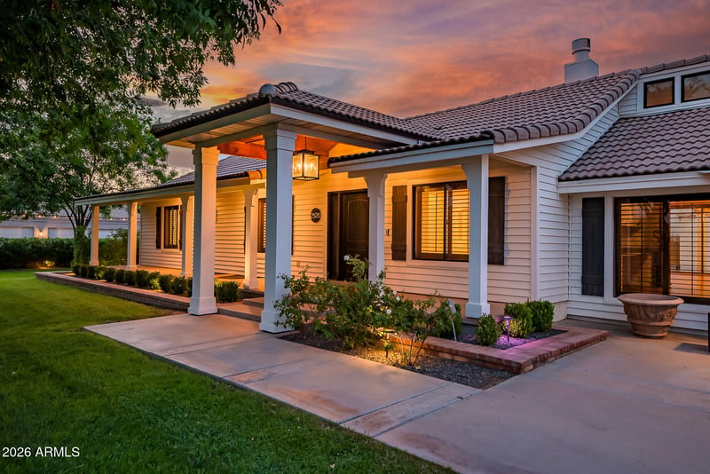 2520 Winchester Dr, Gilbert, AZ 85297