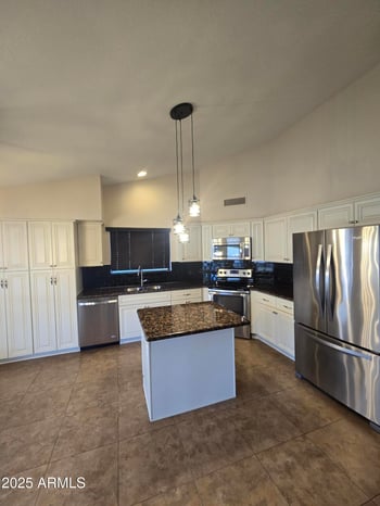 2520 Granite View Dr, Phoenix, AZ 85048