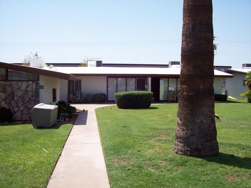 2520 N 46th St, Phoenix, AZ 85008