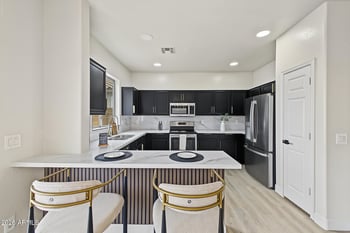 2520 W Alta Vista Rd, Phoenix, AZ 85041