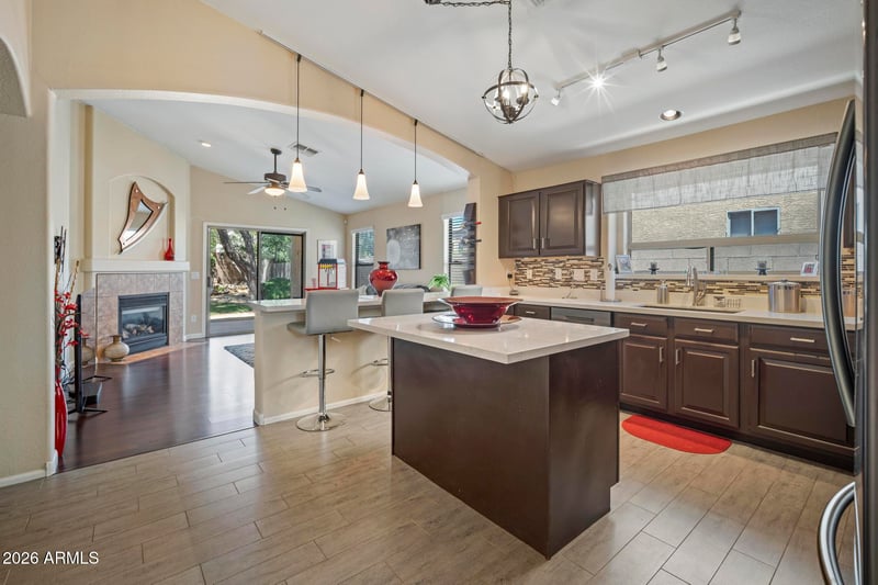 2520 W Oberlin Way, Phoenix, AZ 85085