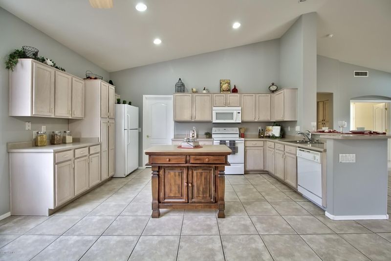 2521 E Binner Dr, Chandler, AZ 85225