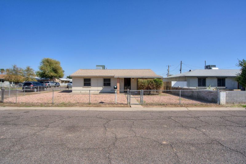 2521 N 38th Ln, Phoenix, AZ 85009