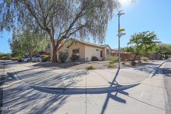 2521 Oberlin Way, Phoenix, AZ 85085