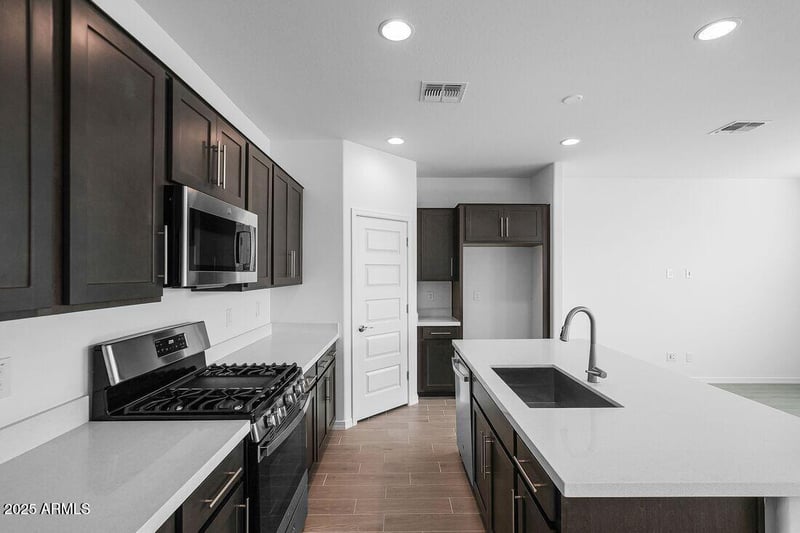 25212 165th Ln, Surprise, AZ 85387