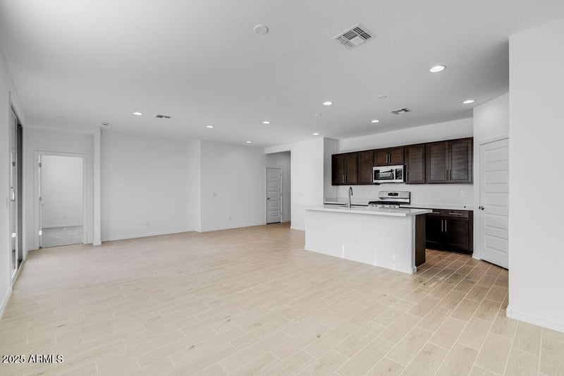 25212 165th Ln, Surprise, AZ 85387