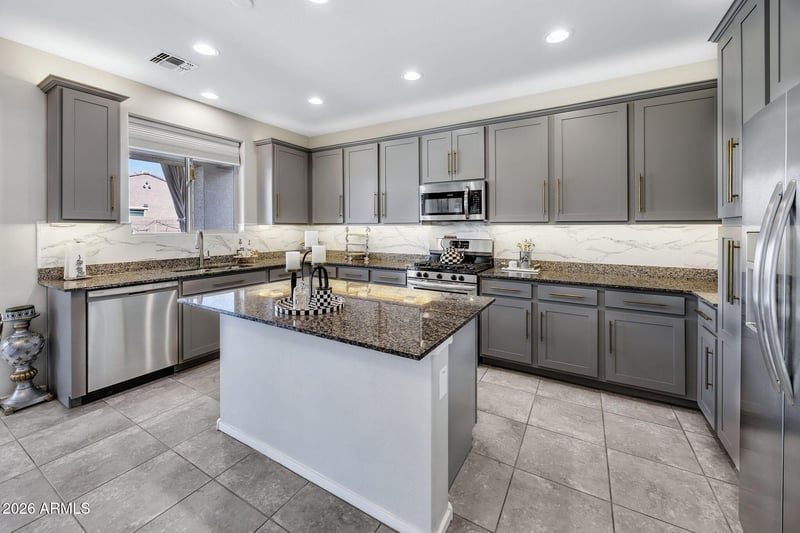25218 143rd Ln, Surprise, AZ 85387