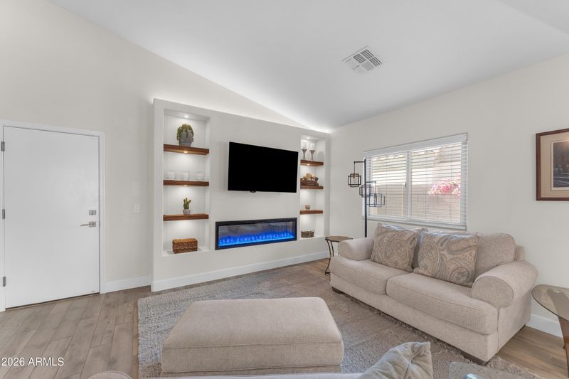 2522 E Mine Creek Rd, Phoenix, AZ 85024
