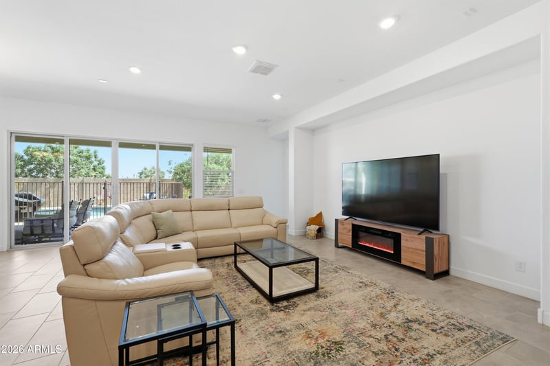 2522 E Pleasant Ln, Phoenix, AZ 85042