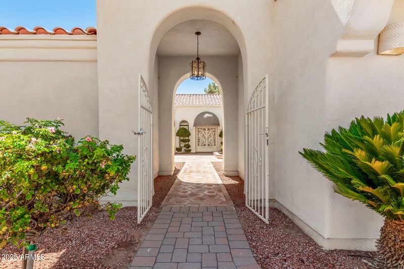 25220 S Cloverland Dr, Sun Lakes, AZ 85248