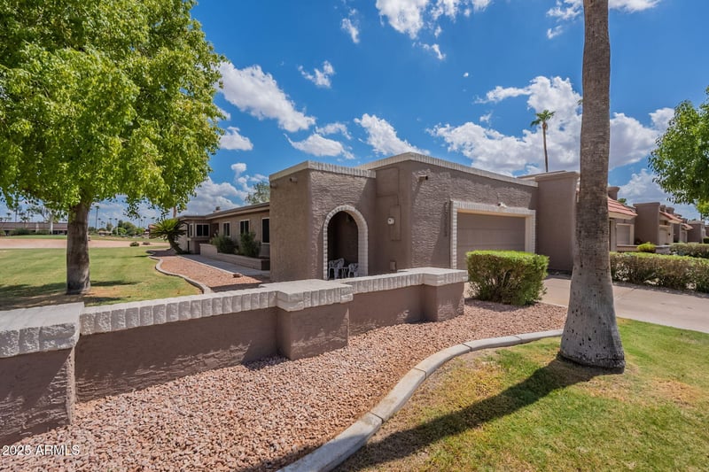 25223 Berry Brook Dr, Sun Lakes, AZ 85248