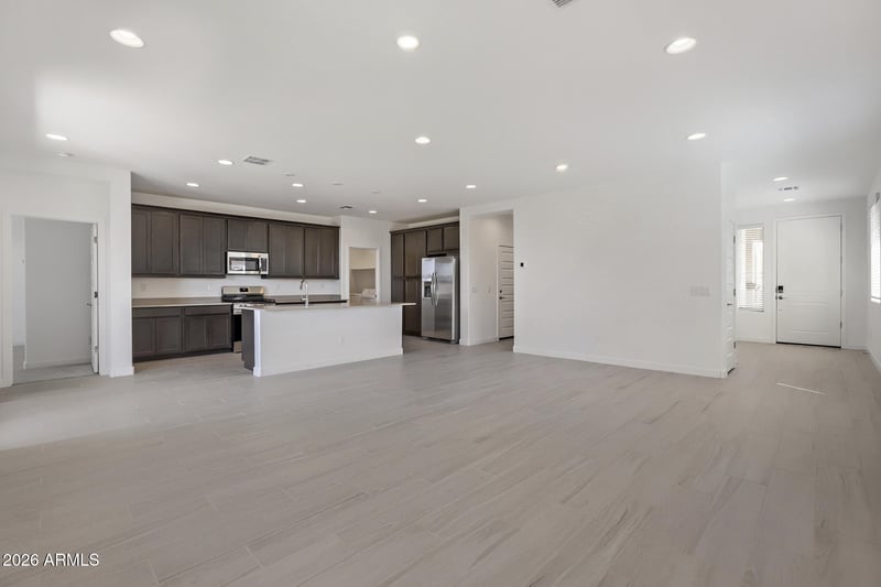 25228 N 174th Ln, Surprise, AZ 85387