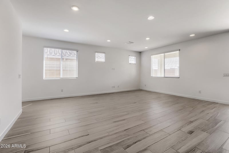 25228 N 174th Ln, Surprise, AZ 85387