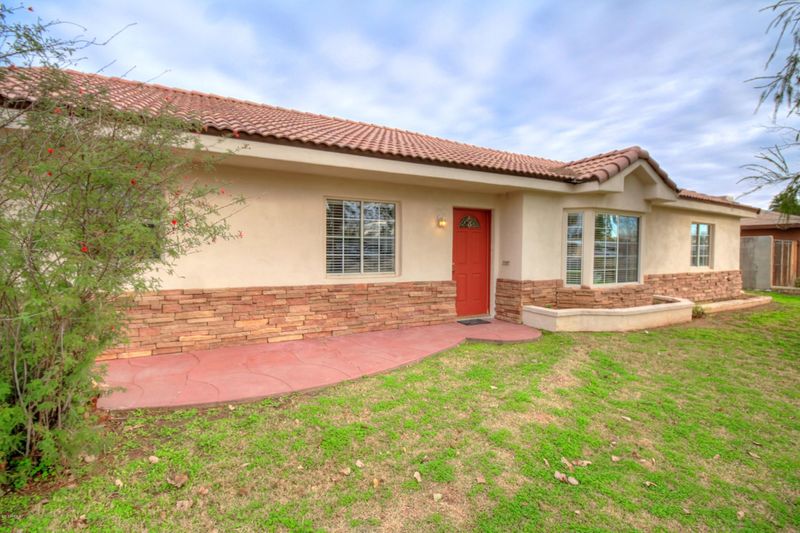 2523 N 40th St, Phoenix, AZ 85008