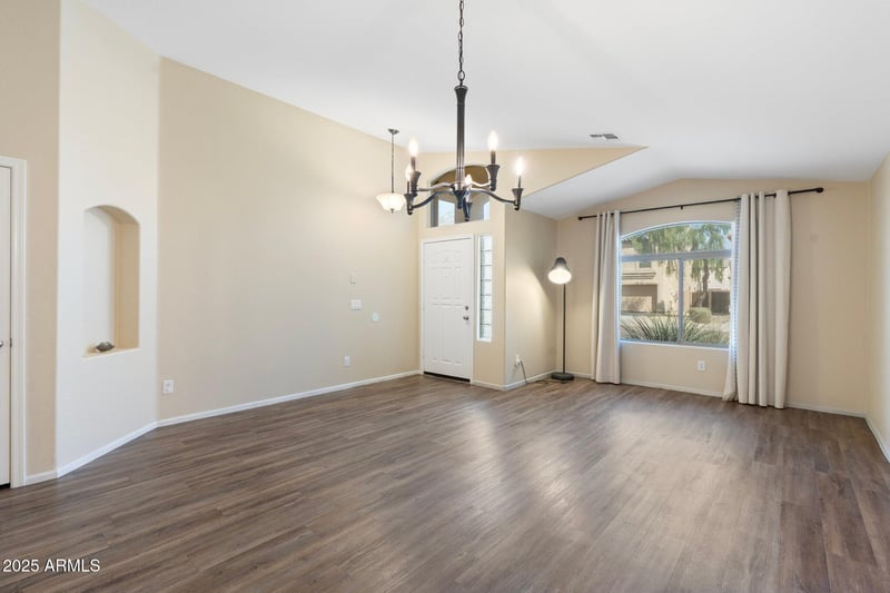2523 Running Deer Trl, Phoenix, AZ 85085