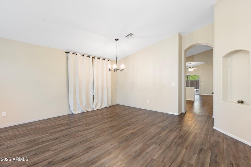 2523 Running Deer Trl, Phoenix, AZ 85085