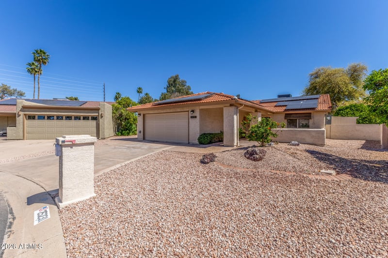 25231 Lakeway Dr, Sun Lakes, AZ 85248