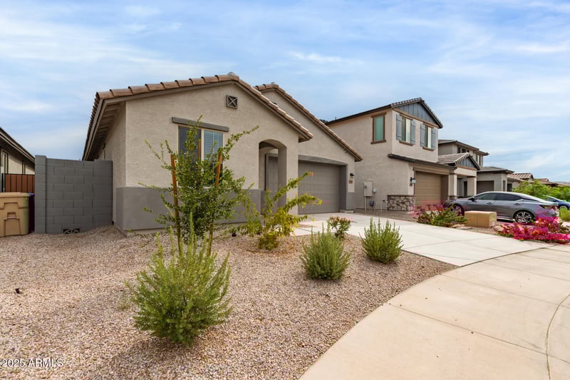 25237 Huntington Dr, Buckeye, AZ 85326