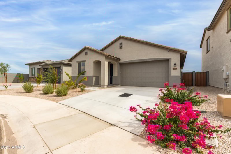 25237 Huntington Dr, Buckeye, AZ 85326