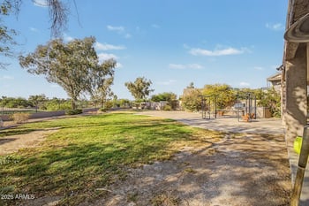 2524 Fremont Rd, Phoenix, AZ 85042