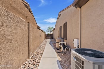 2524 Honeysuckle Pl, Chandler, AZ 85286
