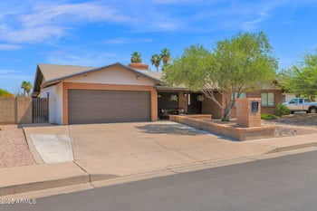 2524 Elmwood St, Mesa, AZ 85213