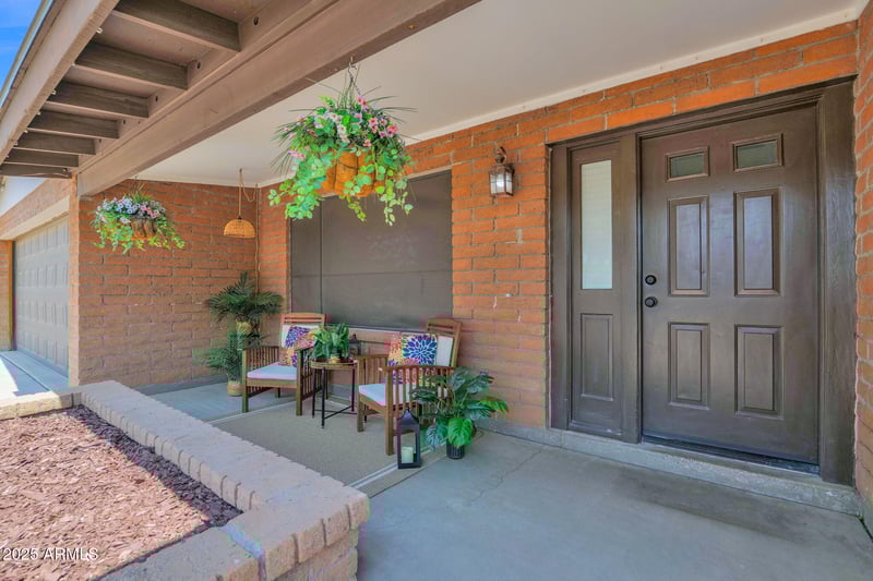 2524 Elmwood St, Mesa, AZ 85213