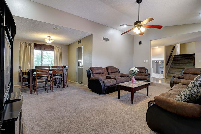 2524 W Gelding Dr, Phoenix, AZ 85023